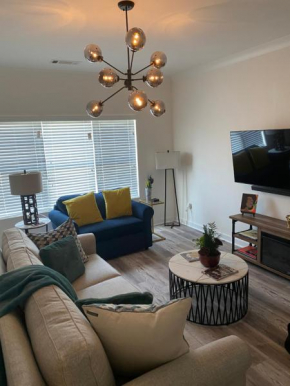 Artsy Townhome on ATL Westside